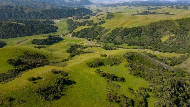100 Old Stage Rd, San Juan Bautista CA: https://media.crmls.org/mediaz/2510d1ab-09ca-4470-b9a3-6114396911fe.jpg