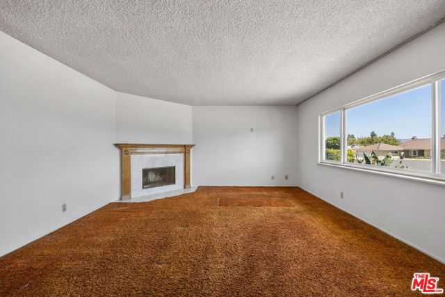 2659 Luray Circle, Simi Valley CA: https://media.crmls.org/mediaz/25120c1a-0af7-42eb-b9fa-58444a6cef54.jpg