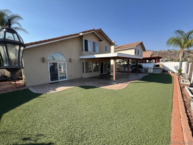 2377 Congressional Drive, El Cajon CA: https://media.crmls.org/mediaz/25124d37-15ca-488a-bb7b-7ec0f0b38cc9.jpg