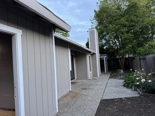 Image 33 of 38 For 1870 Azurite Way