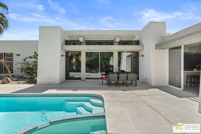 770 N Girasol Court, Palm Springs CA: https://media.crmls.org/mediaz/2512ee6e-63be-405c-abb4-6f3ddb4cd6c0.jpg