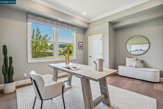 10 Candlelight Lane, Lafayette CA: https://media.crmls.org/mediaz/2512fc8a-885f-4af5-a381-69f79b5cda99.jpg