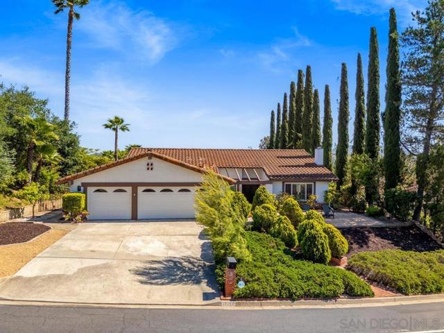 17109 Cloudcroft Dr, Poway CA: https://media.crmls.org/mediaz/25138495-59b1-4aa7-a467-ece80070c7ee.jpg
