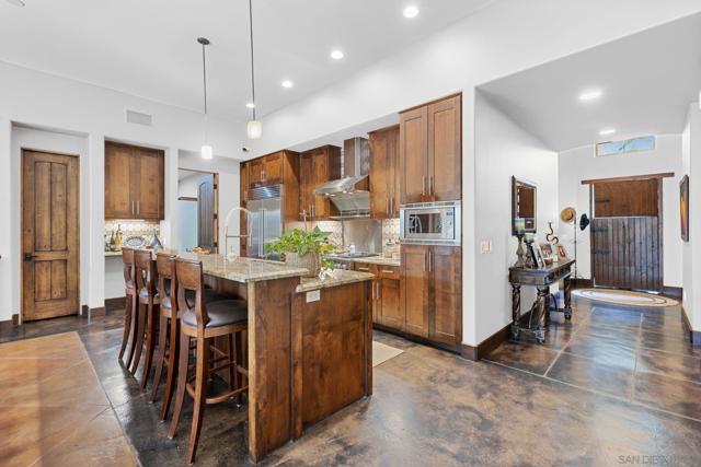 825 Gonzales Street, Solana Beach CA: https://media.crmls.org/mediaz/2514540f-76dc-4d69-b755-32b4cb04c226.jpg