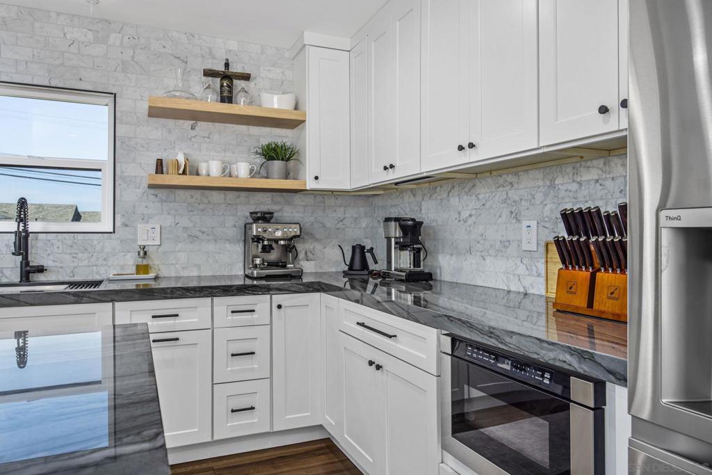 6875 Estrella Ave - photo 5