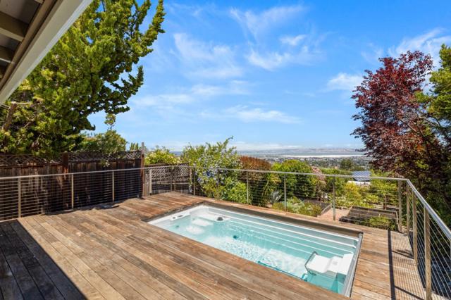 777 Bayview Way, Redwood City CA: https://media.crmls.org/mediaz/2514b84f-1a9d-49d6-9c65-4cd33a62bb26.jpg