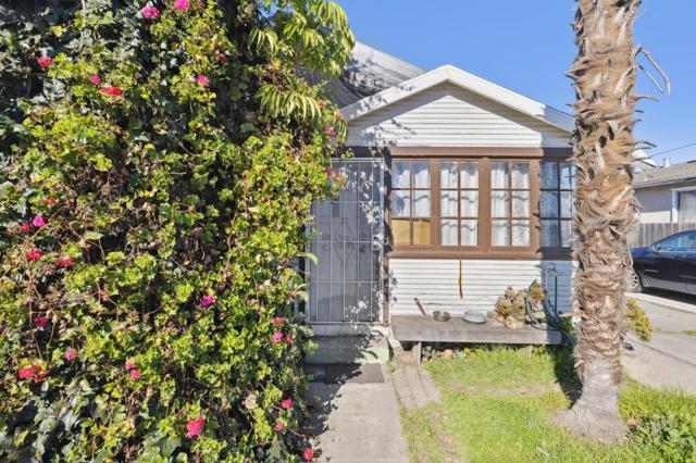 229 Elm Street, Watsonville CA: https://media.crmls.org/mediaz/25155344-3376-4234-8056-bc1d2840328f.jpg