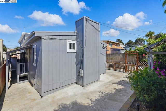 232 Longford Dr, South San Francisco CA: https://media.crmls.org/mediaz/251584f0-e0ef-4a15-9420-15dd6655de47.jpg