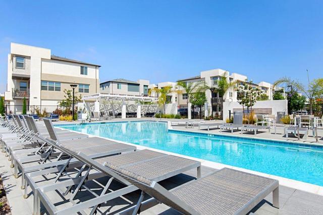 Detail Gallery Image 32 of 34 For 2080 Tango Loop #1,  Chula Vista,  CA 91915 - 4 Beds | 2/1 Baths