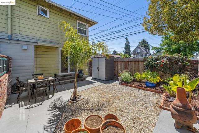 317 Pacific, Alameda CA: https://media.crmls.org/mediaz/2515c429-b6cc-4a9f-923c-fcd2df6b7e01.jpg