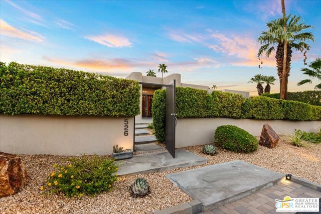 526 W Chino Canyon Road, Palm Springs, CA 92262