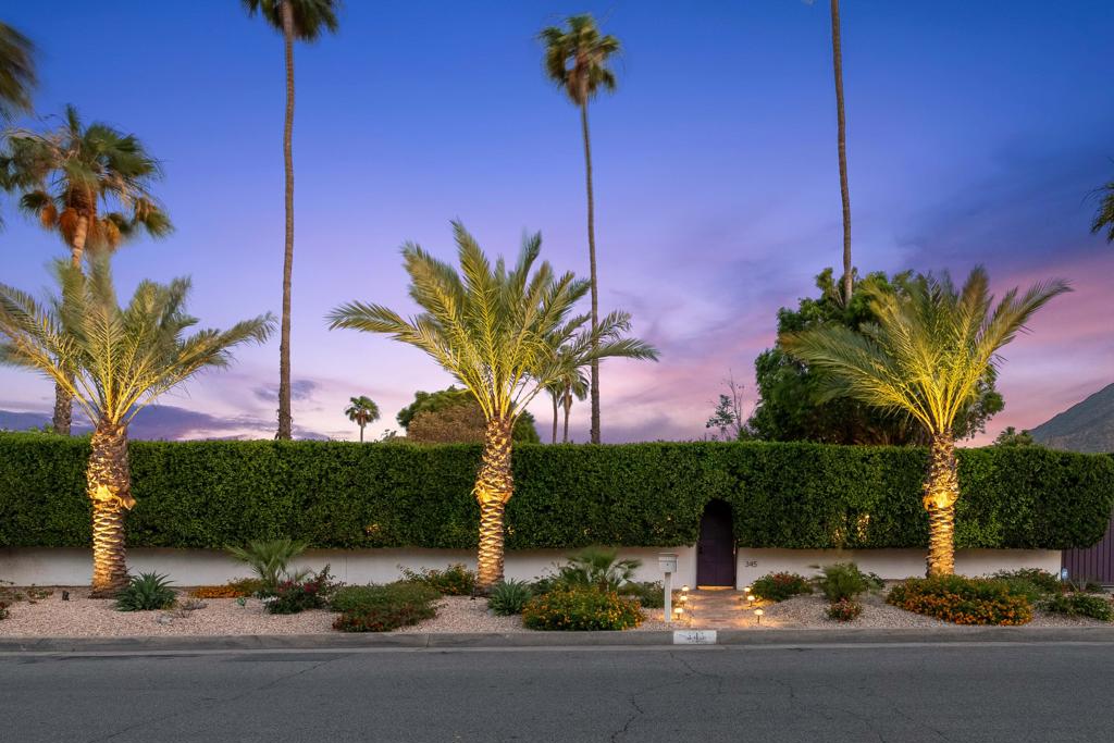 https://media.crmls.org/mediaz/2516c1e8-dffb-40af-9fd7-20a7b8ba1462.jpg?preset=X-Large