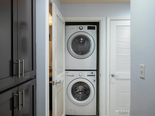 450 J St, San Diego CA: https://media.crmls.org/mediaz/25172ac7-b6df-4441-b8bc-6120b15242a4.jpg
