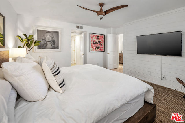 24 Westwind Street, Marina del Rey CA: https://media.crmls.org/mediaz/25178eb2-b256-4c33-9603-ff7f1ab7e05a.jpg