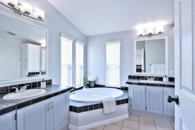 1220 Vienna Drive, Sunnyvale CA: https://media.crmls.org/mediaz/2517b240-981b-4d1a-91e2-4e496f1efa17.jpg