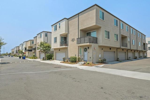 5212 Beachfront Cove, San Diego CA: https://media.crmls.org/mediaz/2518029b-12b6-4e63-a203-4a73bf17a3d7.jpg