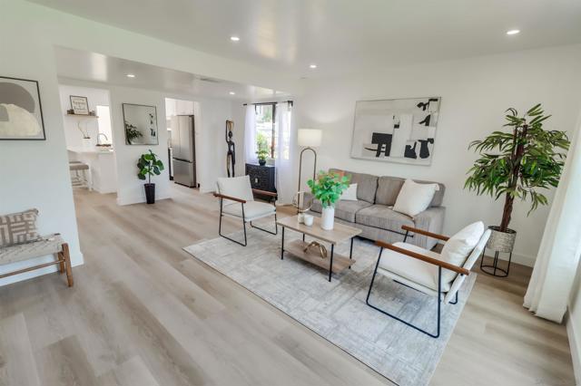 7827 Rancho Fanita Dr, Santee CA: https://media.crmls.org/mediaz/25182a56-809d-4fa6-a9f2-4f2c6c74f0e7.jpg