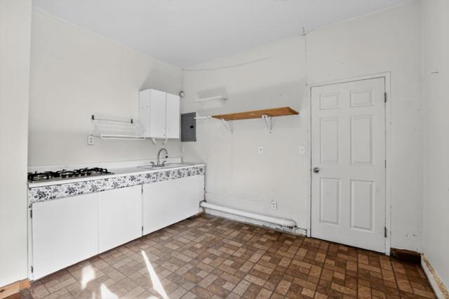 290 Zurich, Watsonville CA: https://media.crmls.org/mediaz/25188018-3952-4641-8f3a-d11c01ab9915.jpg