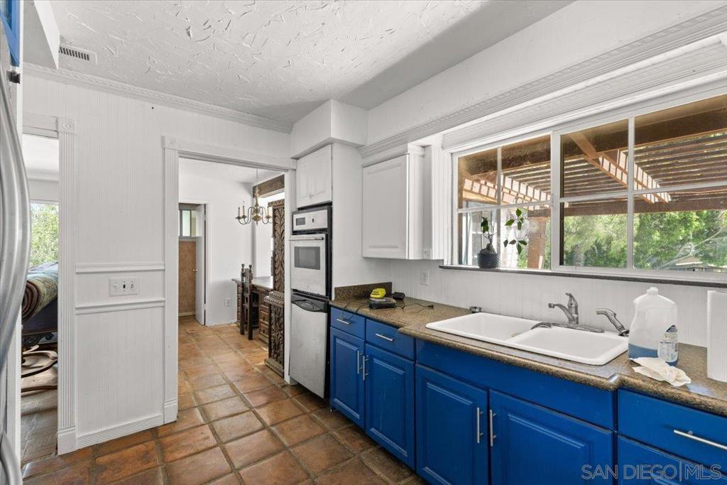 MLS #250034310SD image #11