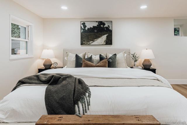 4033 S Hempstead Cir, San Diego CA: https://media.crmls.org/mediaz/2518e5ed-5f60-4425-b3cb-dec910583996.jpg