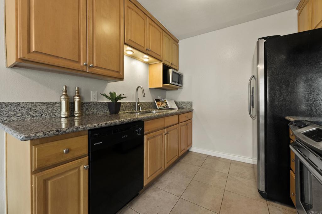 9528 Carroll Canyon Rd - photo 16