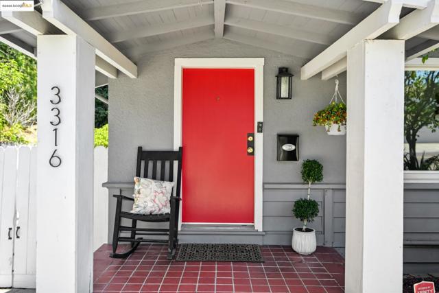 3316 Coolidge Ave, Oakland CA: https://media.crmls.org/mediaz/25196976-db8d-4398-9e4f-5378df005cfa.jpg