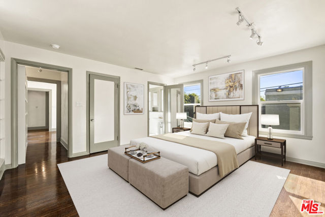 803 N Rexford Drive, Beverly Hills CA: https://media.crmls.org/mediaz/25198328-0c4b-4e23-9c05-3a0ca80a1b0c.jpg