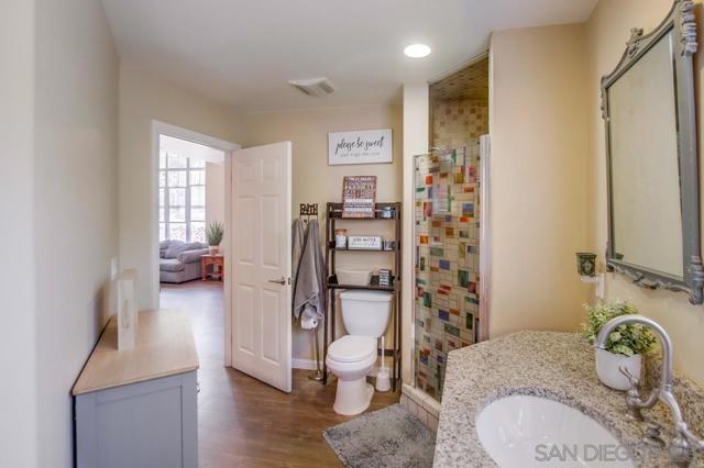 210 Frances Dr, El Cajon CA: https://media.crmls.org/mediaz/2519ade0-db2d-4f89-b605-bf15be0288e4.jpg