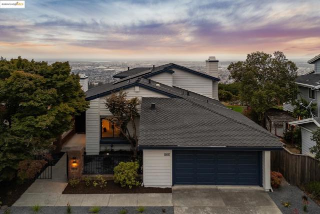 6019 Ridgemont Dr, Oakland CA: https://media.crmls.org/mediaz/2519d1dc-0a75-4b59-a009-ca63e855271b.jpg