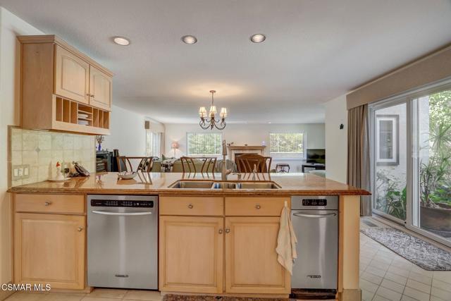 7 Bell Canyon Road, Bell Canyon CA: https://media.crmls.org/mediaz/2519eb5d-9205-4719-a379-169e4992b2ab.jpg
