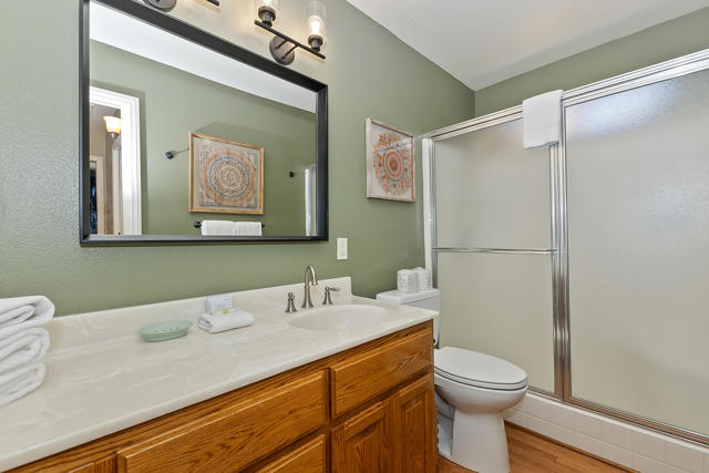 387 Wren Drive, Big Bear CA: https://media.crmls.org/mediaz/251a4bd6-39fa-4cb3-88dc-804b7603d19b.jpg