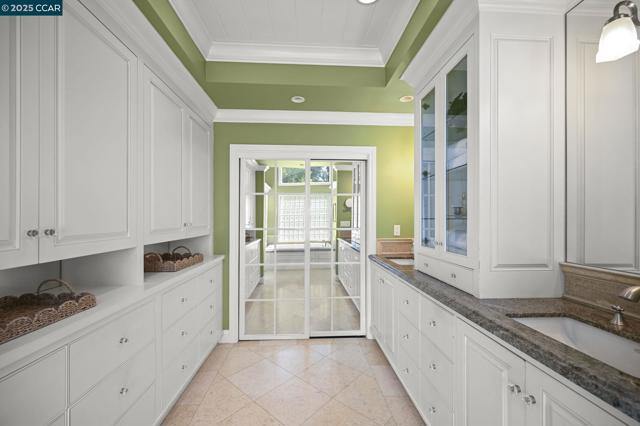 2145 Deer Oak Way, Danville CA: https://media.crmls.org/mediaz/251a980e-4ef0-401c-8467-1945b869c71d.jpg