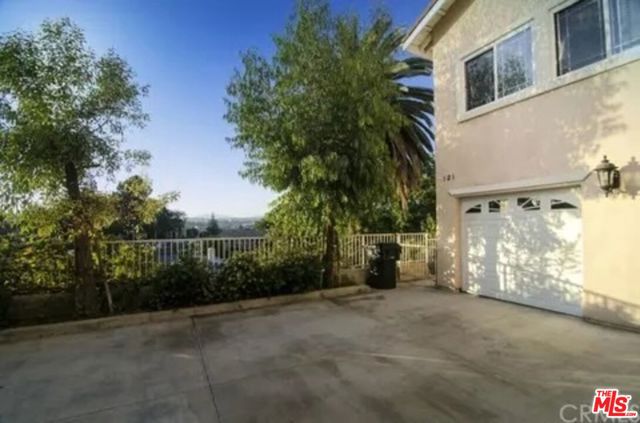 121 E Graves Avenue, Monterey Park CA: https://media.crmls.org/mediaz/251b1c92-ca9b-4cd4-a0c2-59b317c717f2.jpg