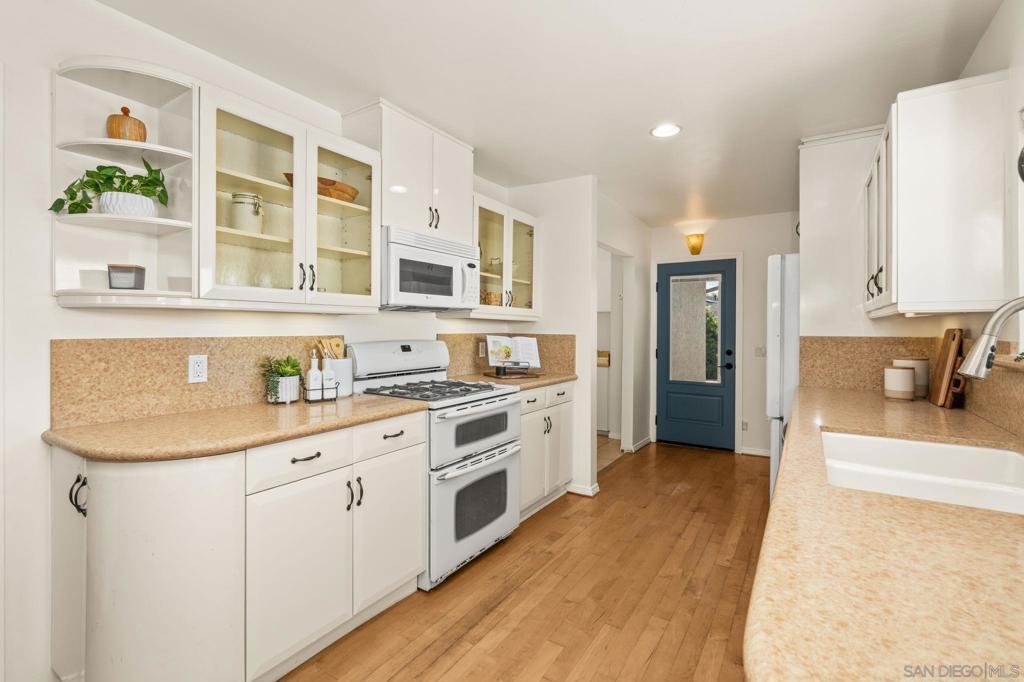 4740 Altadena - photo 10