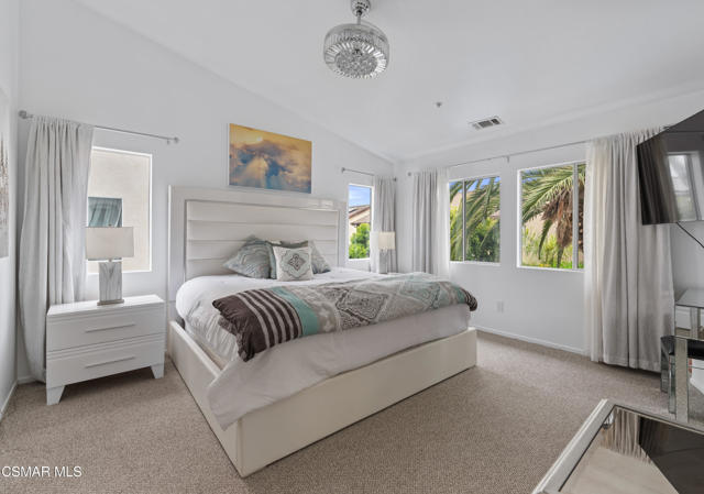 1101 Lucero Street, Oxnard CA: https://media.crmls.org/mediaz/251b2878-93db-4ec4-97df-7652e4940f68.jpg