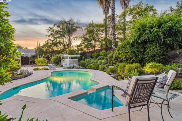 290 Bolla Ave, Alamo CA: https://media.crmls.org/mediaz/251b39db-0370-499b-a348-c56f76047ed9.jpg