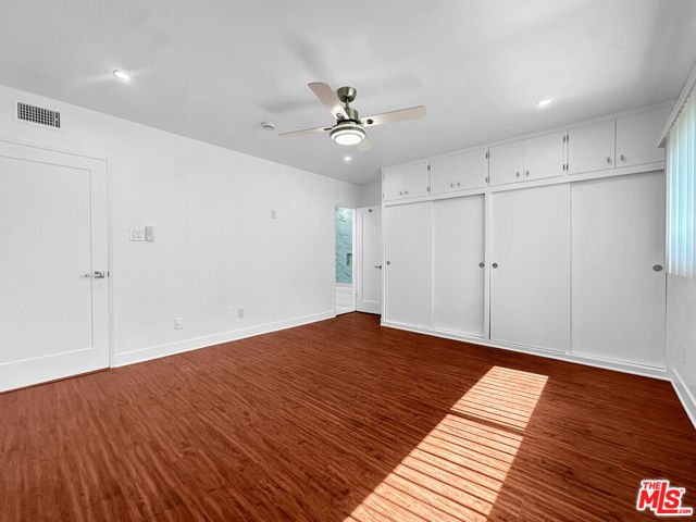 804 E Kelso Street, Inglewood CA: https://media.crmls.org/mediaz/251d47a4-a5d2-41ef-9fa8-b9a40c5e04df.jpg