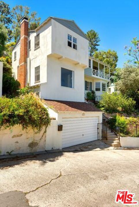6217 Scenic Avenue, Los Angeles, California 90068, 3 Bedrooms Bedrooms, ,3 BathroomsBathrooms,Single Family Residence,For Sale,Scenic,24401315