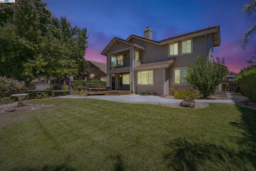 2236 Colonial Ct