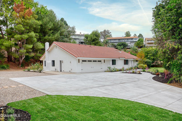 674 Lautrec Court, Thousand Oaks CA: https://media.crmls.org/mediaz/251e2d9a-8b15-4dc9-9077-6d53deee2ad3.jpg