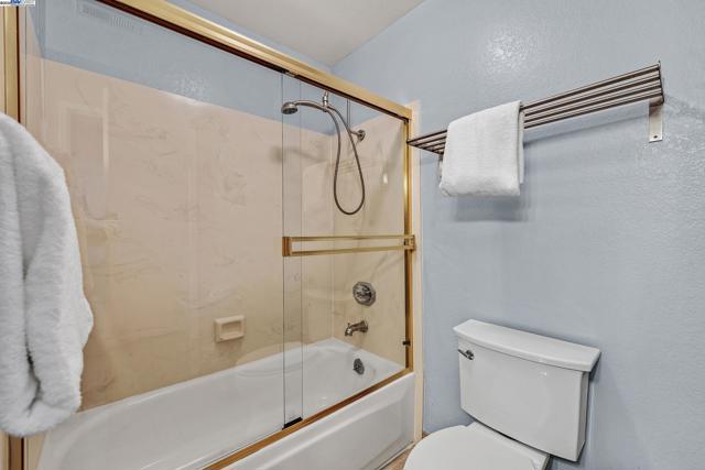 543 Tawny Dr, Pleasanton CA: https://media.crmls.org/mediaz/251e4702-1cfd-4767-a5c4-596933a38be5.jpg