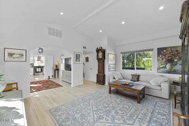 Detail Gallery Image 5 of 56 For 542 San Clemente Way, Camarillo,  CA 93010 - 4 Beds | 2/1 Baths