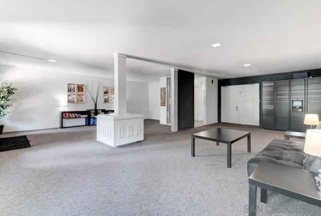 10400 Caminito Cuervo, San Diego CA: https://media.crmls.org/mediaz/251f6762-5549-41e6-bdb4-757317f00994.jpg