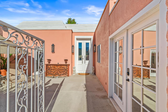 47444 Rabat Drive, Palm Desert CA: https://media.crmls.org/mediaz/251fb691-343e-492d-91f1-fb7ca11110fd.jpg