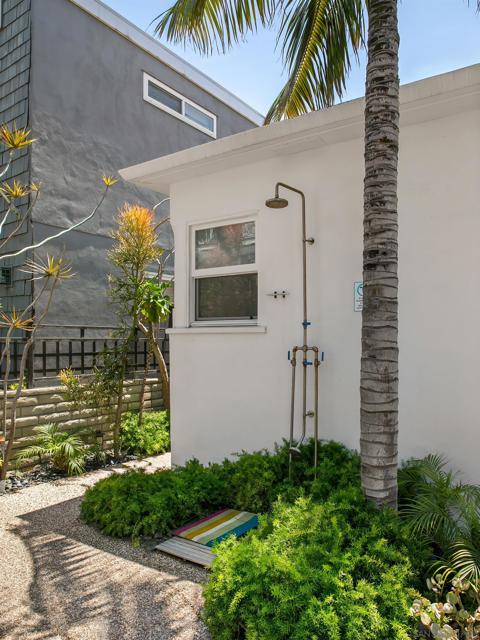 805 Brighton Court, San Diego CA: https://media.crmls.org/mediaz/25204de6-7f7a-4d00-9f5a-fb889613a6b1.jpg
