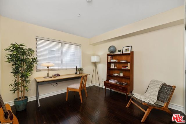 1353 N Fuller Avenue, Los Angeles CA: https://media.crmls.org/mediaz/2520bdb0-37ef-4c04-8e6a-392027502f90.jpg
