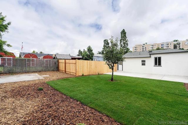 5270 Trojan Ave, San Diego CA: https://media.crmls.org/mediaz/2521719c-2018-446c-8989-846fc519e0a9.jpg