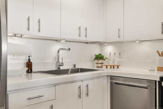 3961 Hortensia St, San Diego CA: https://media.crmls.org/mediaz/2521f9c2-2f04-43da-ab23-97a0a3383c2e.jpg