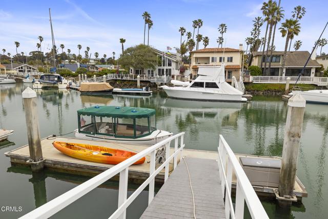 2666 Bayshore Avenue, Ventura CA: https://media.crmls.org/mediaz/25229026-87f7-4e45-9df3-b8ae98e1a728.jpg