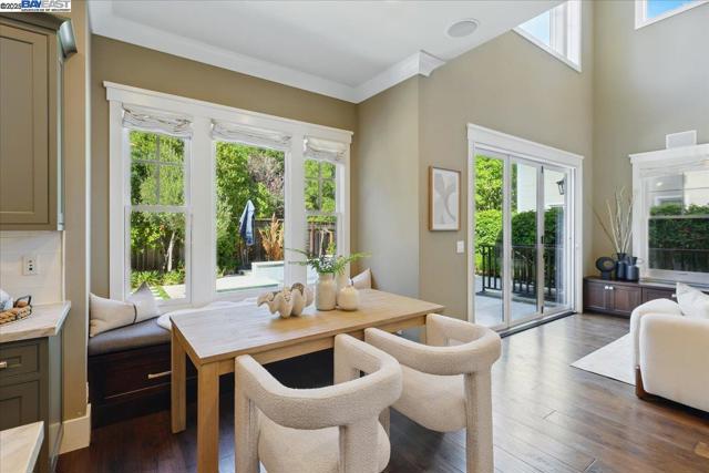 16741 Loma St, Los Gatos CA: https://media.crmls.org/mediaz/252295ed-1b48-46c8-9e28-781fdb6c7ecf.jpg